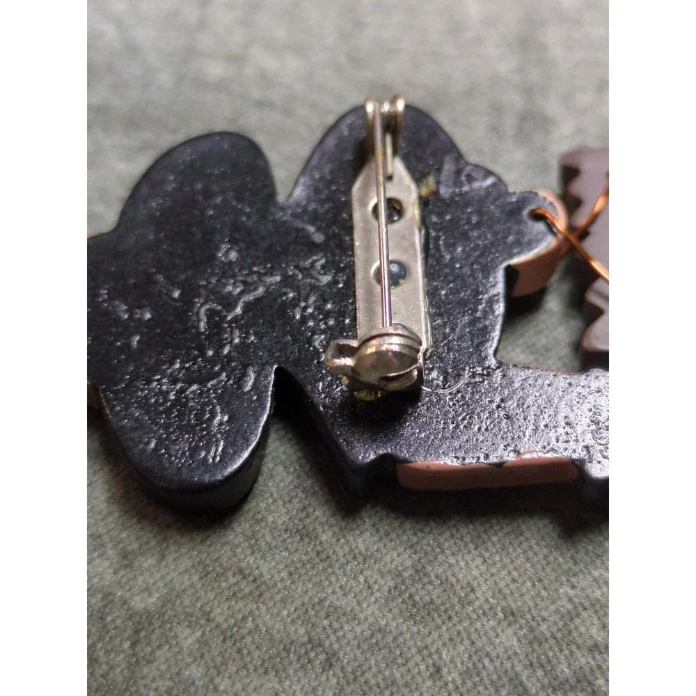The Unbranded Brand halloween brooch